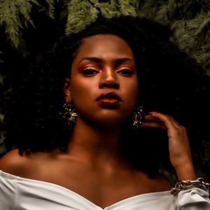 Meet your Posher, La shone